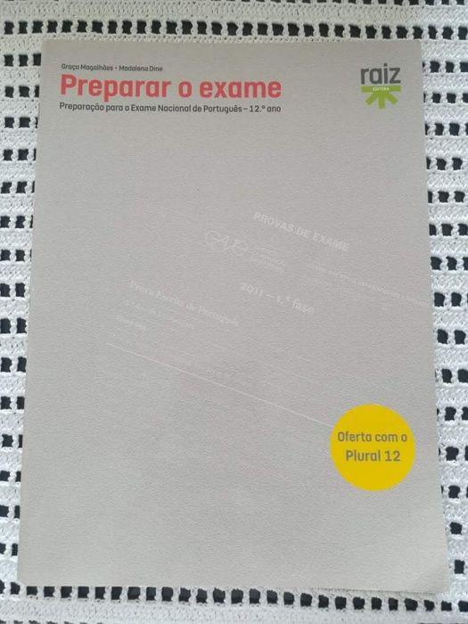 Plural 12 - Caderno de Atividades e de Preparação Exames Nacionais