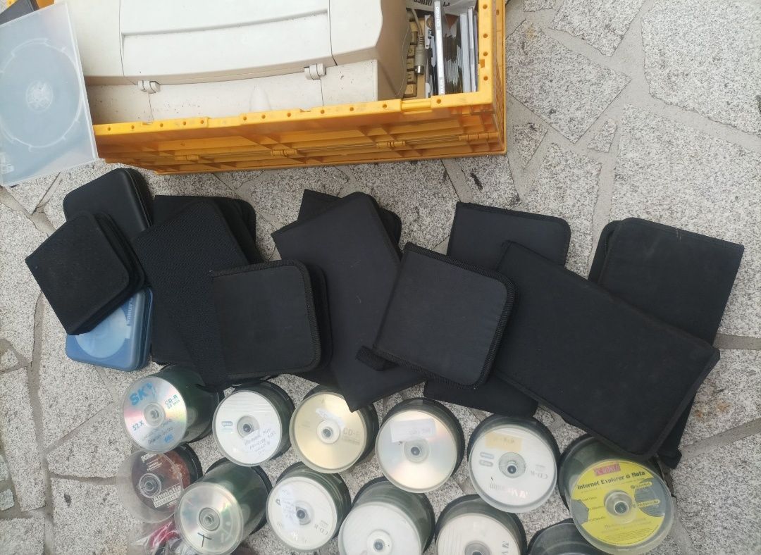 Material informático variado