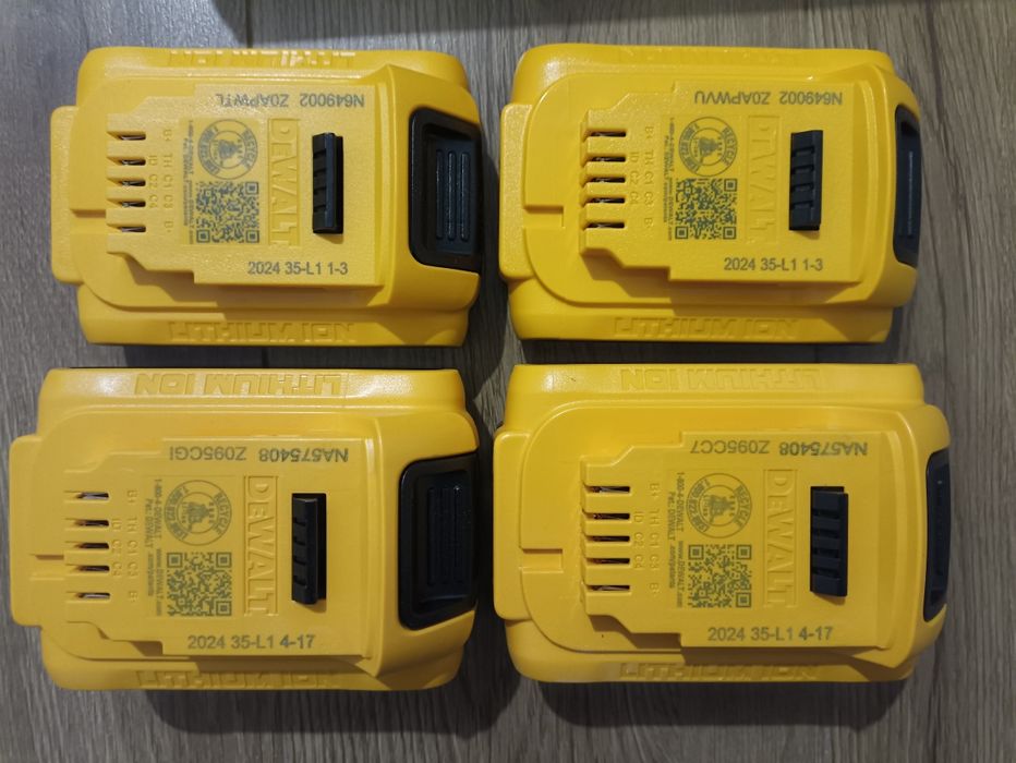 Dewalt DCB204 DCB203 DCB324-4 20V Max Li-ion Battery Pack