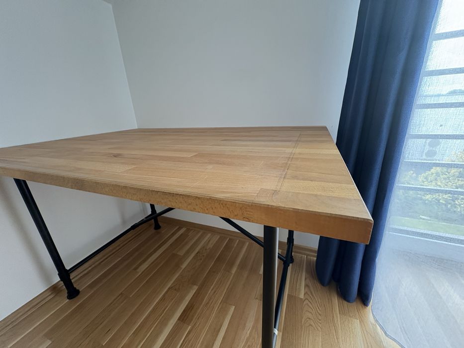 Biurko z blatem bukowym i stelarz Ikea Kullaberg stalowy proszkowany
