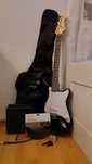 Kit Guitarra Elétrica Vision Strat + Amplificador Gear4music + Extras