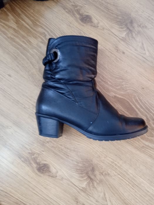 Жіноче взуття на широку ногу