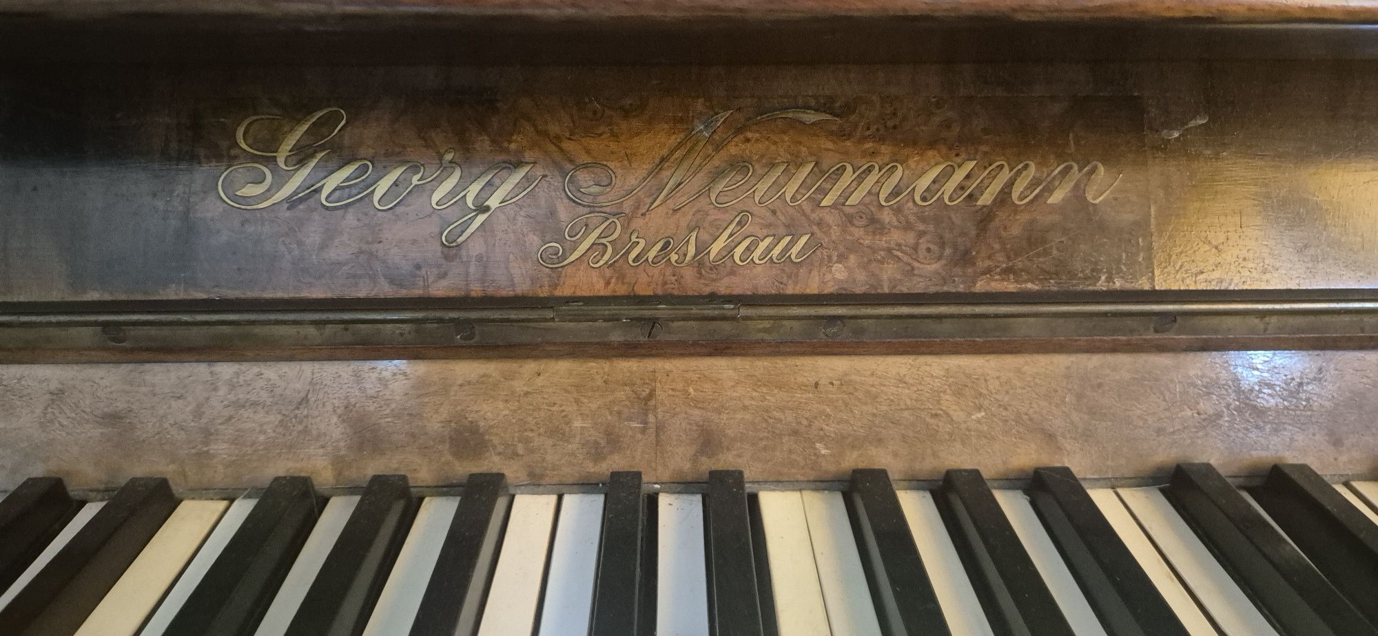 Pianino BRESLAU.