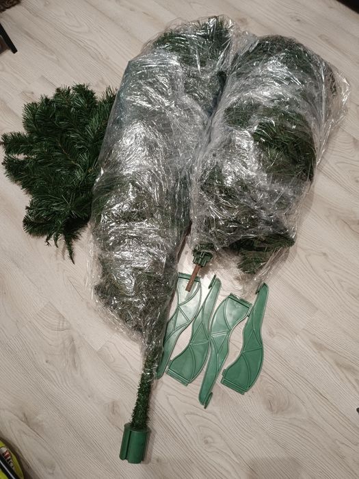 Choinka sztuczna 2 metry na części