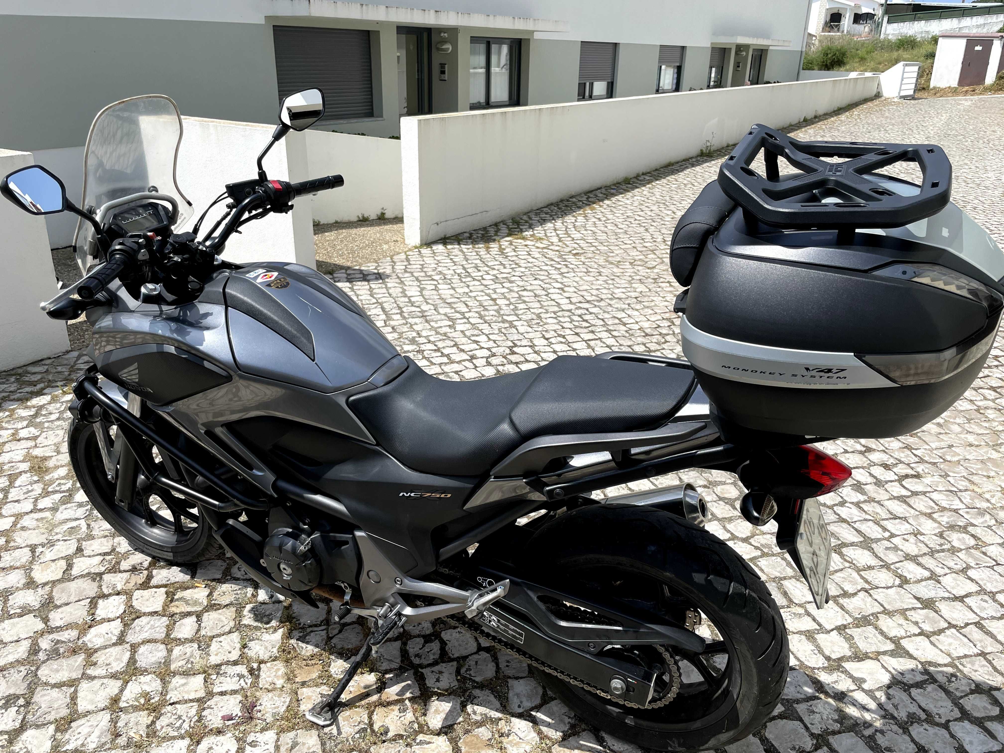 Honda NC 750X de 2014 em óptimo estado