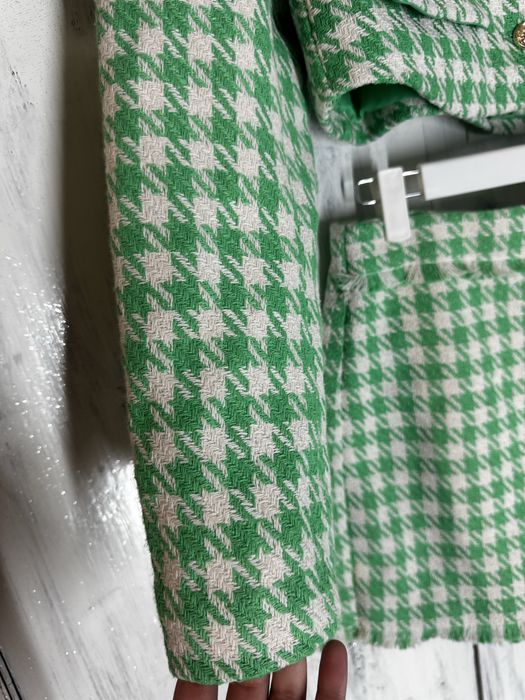 Костюм з  прихованими шортами