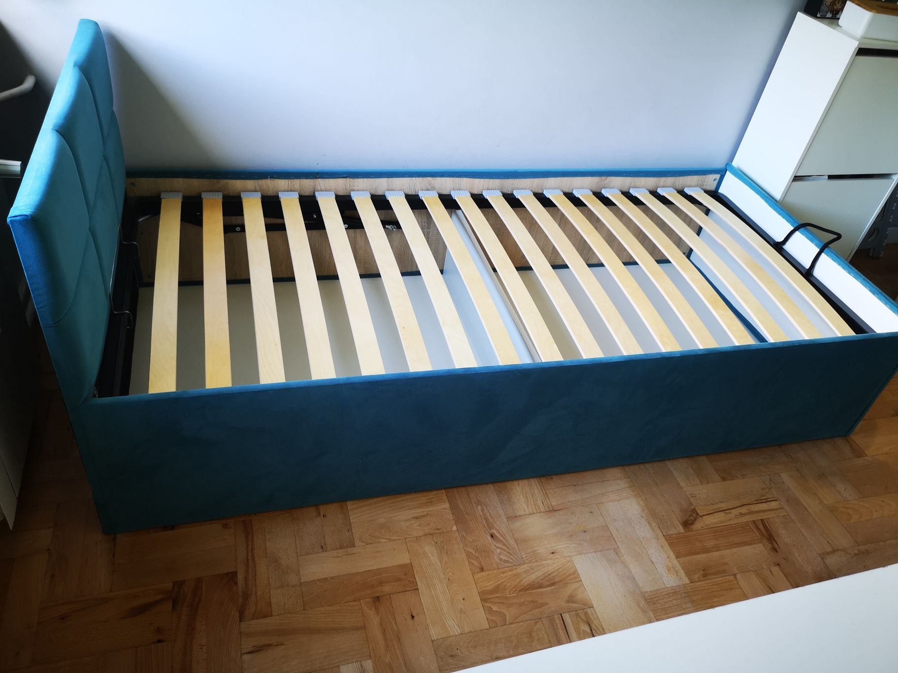 Łóżko tapicerowane Nowak 90x200