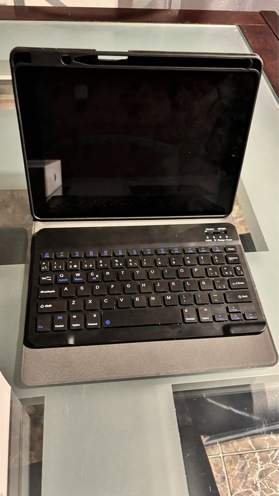 Apple iPad (9ª Geração) 10.2" Wi-Fi 64GB