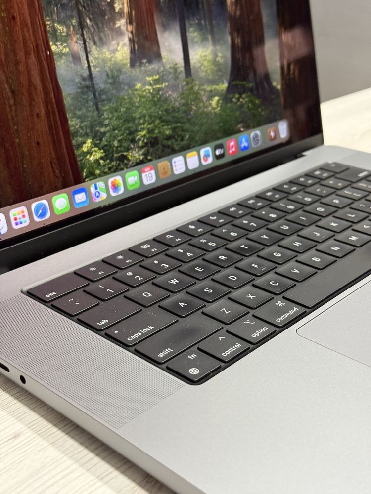 Apple MacBook Pro 16" Space Gray M1 Pro 16/512 16GPU (MK183) 2021