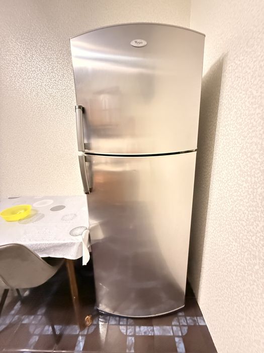 Холодильник WHIRLPOOL