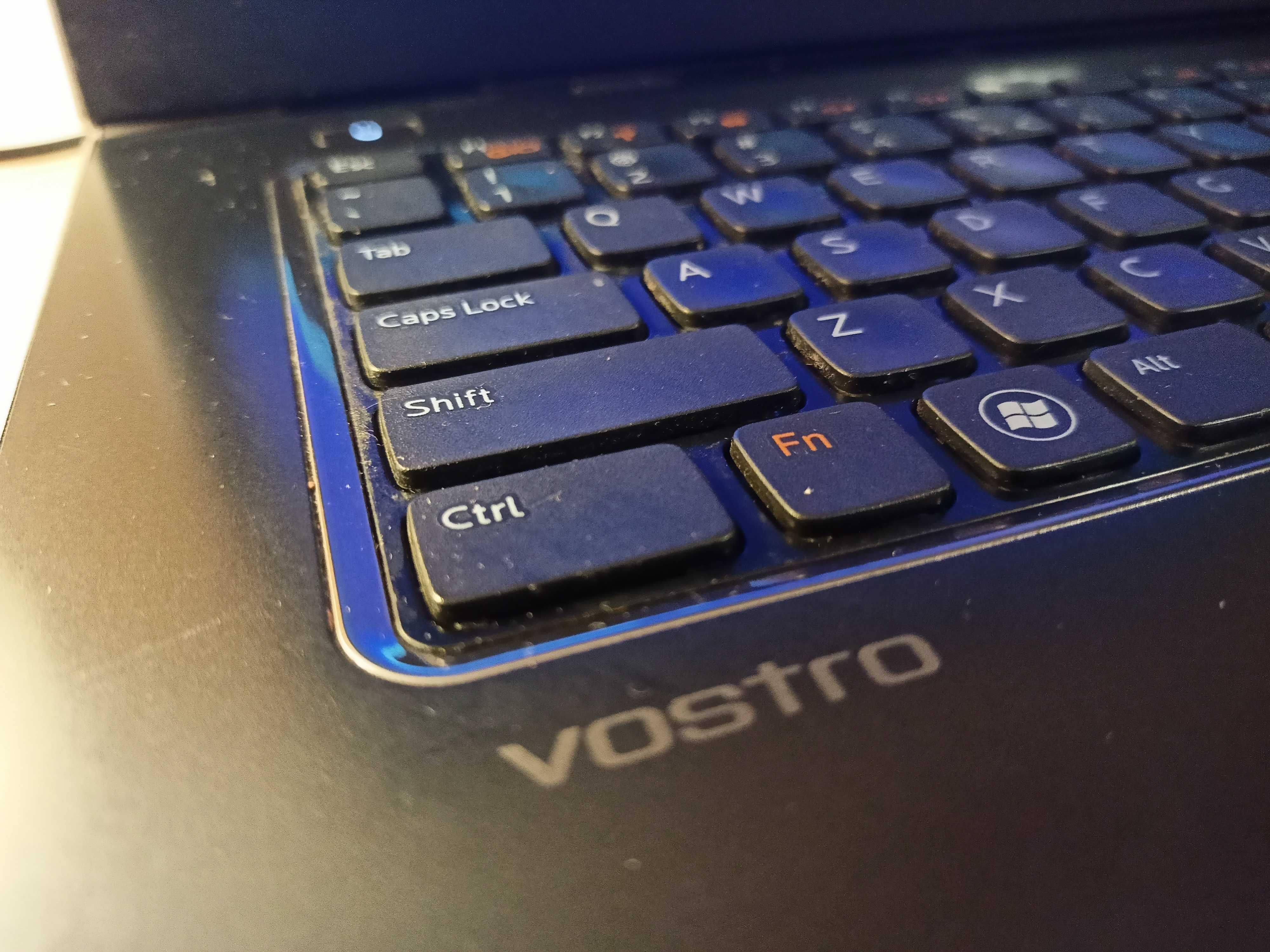 Dell Vostro 3550 z pakietem biurowym MS Office 2007 Small Business