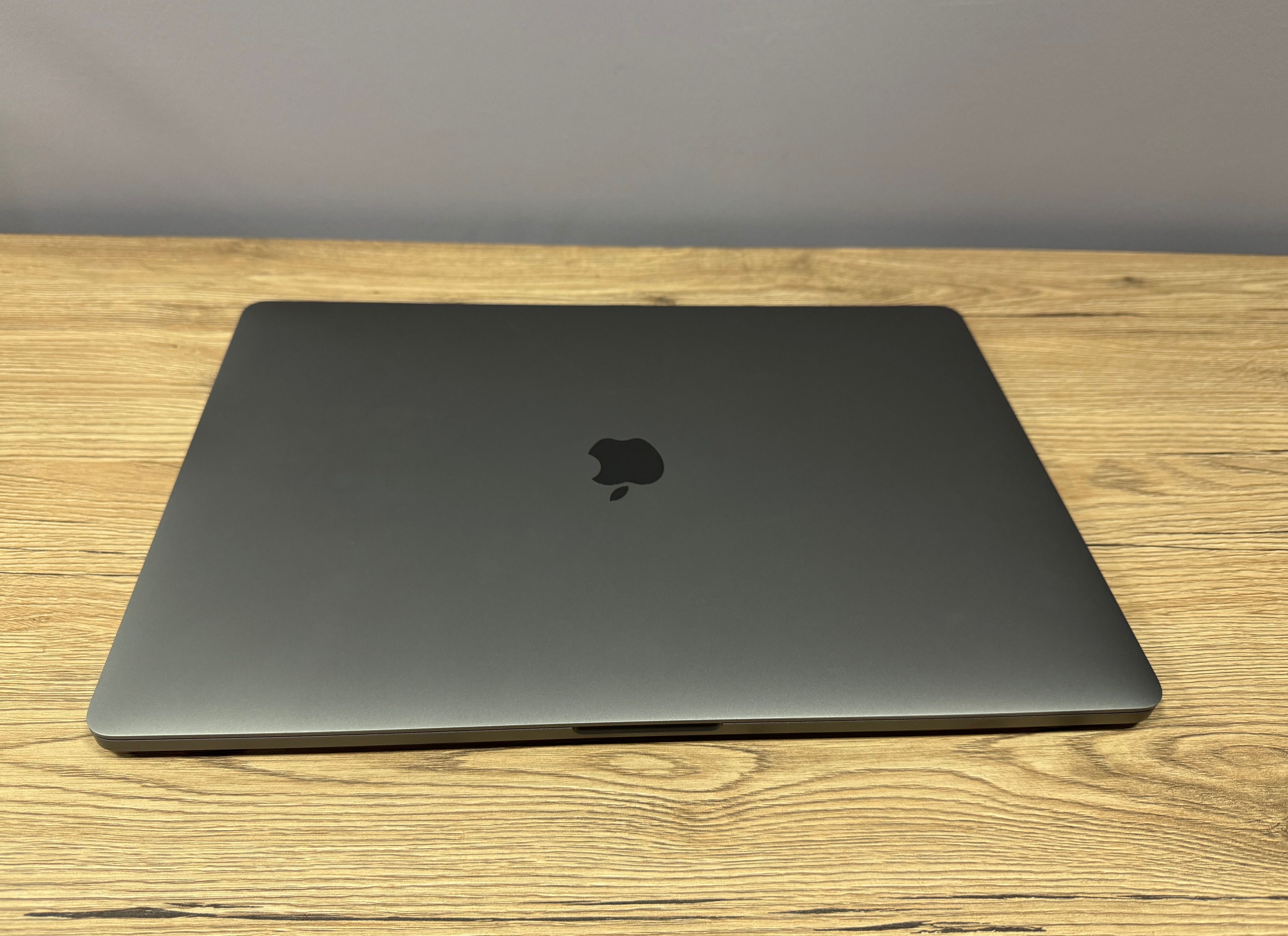 Кастомний MacBook Pro 16 ( 2019) i9 2.4/ 32/ 512GB / Radeon Pro 5500M