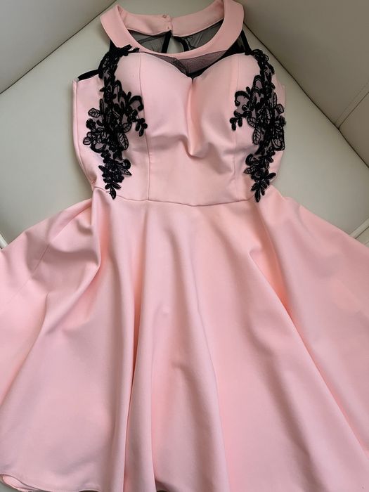 Продам гарні, нарядні Плаття у чудовому стані! Від хс-с-м.(36-38-40)