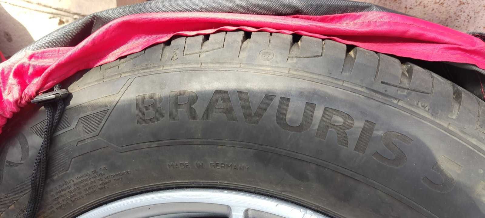 Диск R15 114,3mm 5 отв с летней резиной Bravuris 5HM 195/65/R15 T