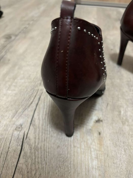 Buty na obcasie catwalk 38