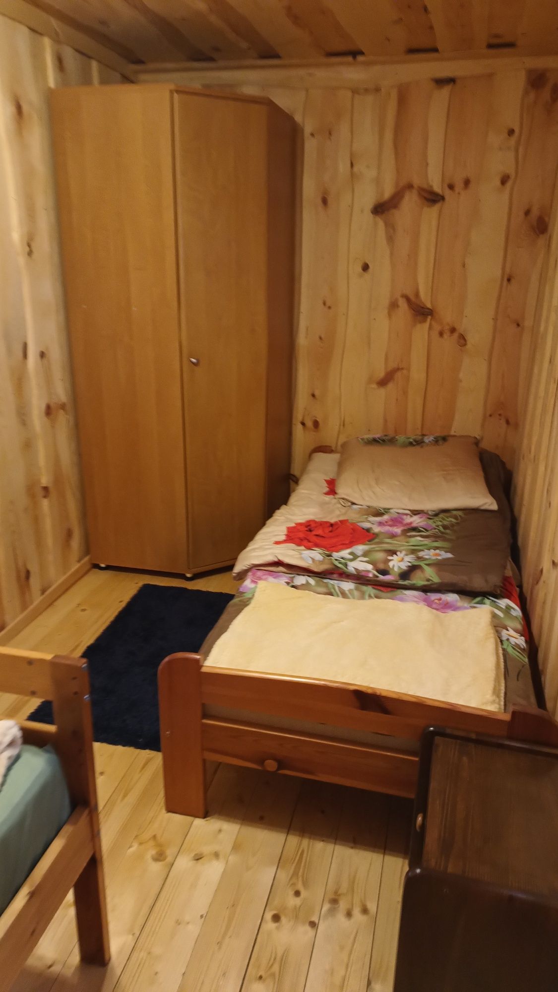 Nowy drewniany domek letniskowy – Skrzynki
