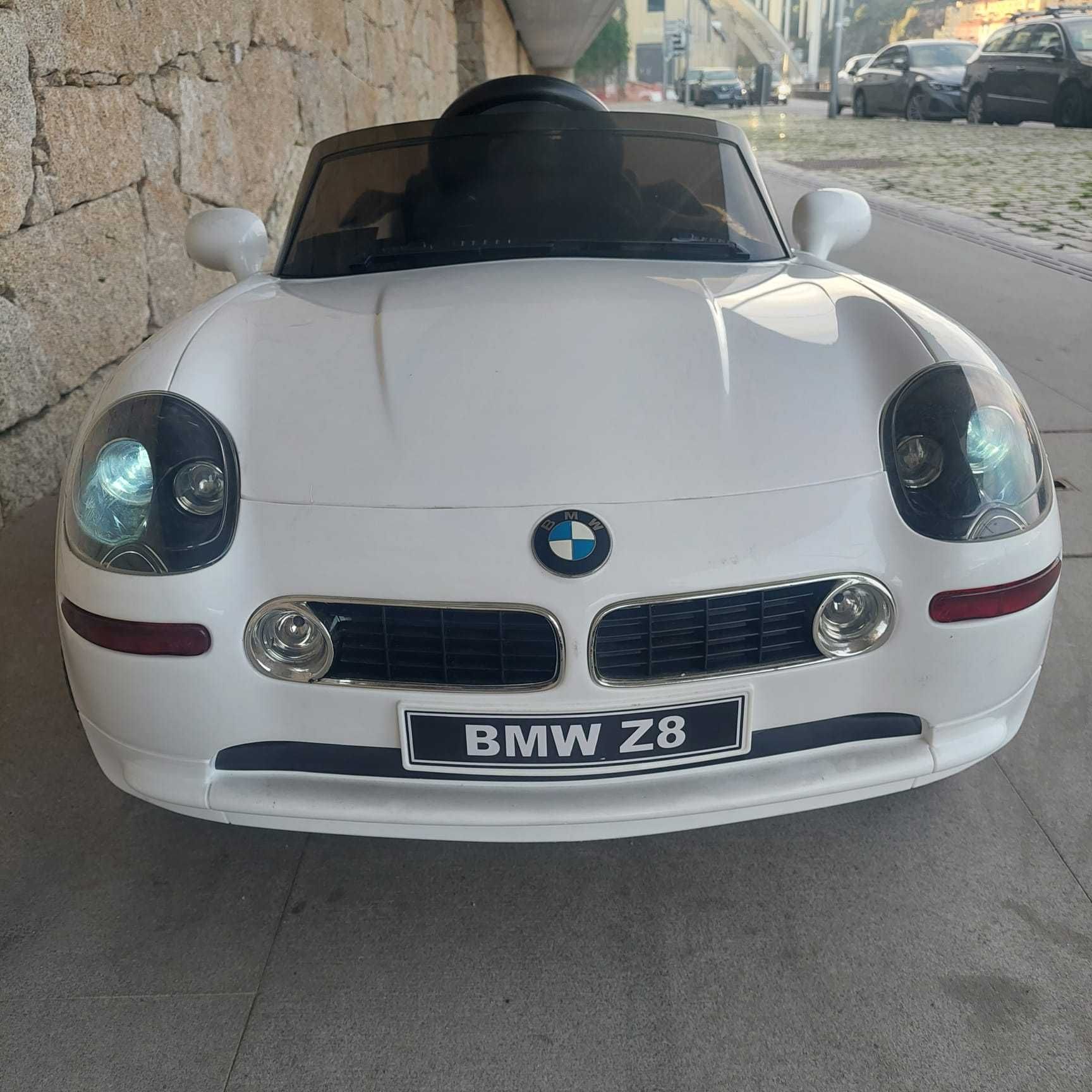 Carro elétrico criança