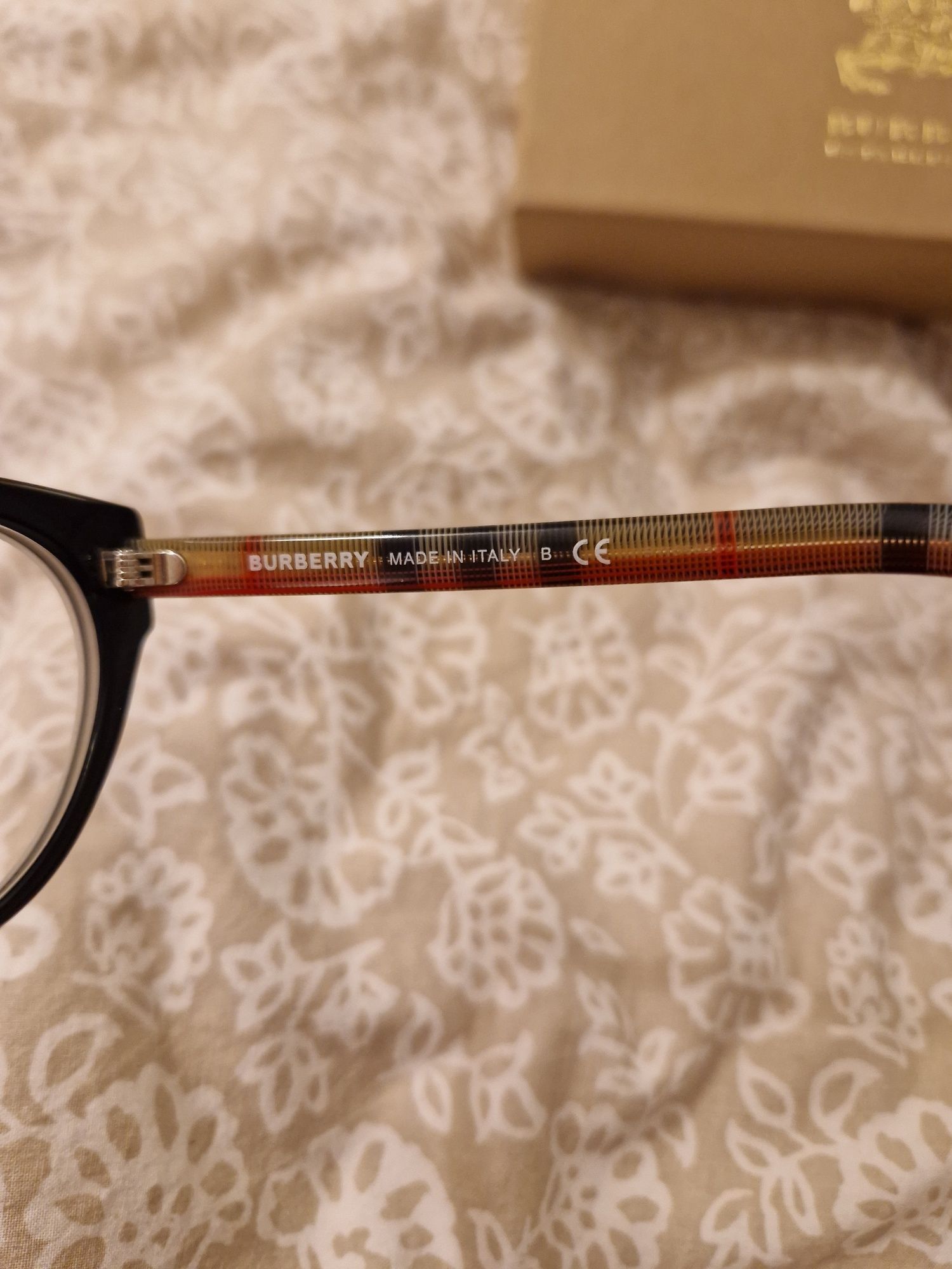 Burberry okulary oprawki kocie czarne kratka