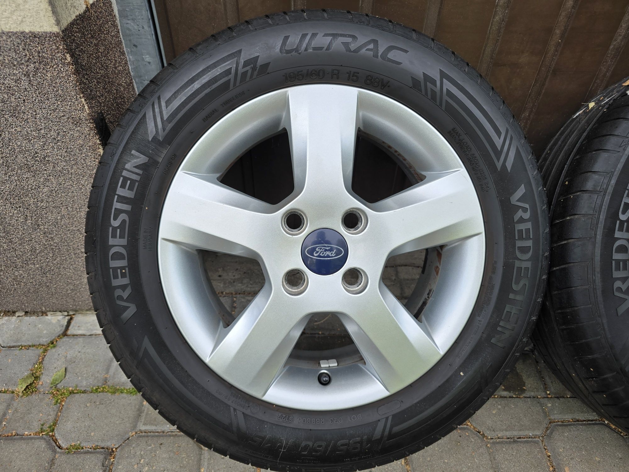 Felgi z oponami 195/60R15 Ford Fusion 4x108 B max Fiesta Focus KA+