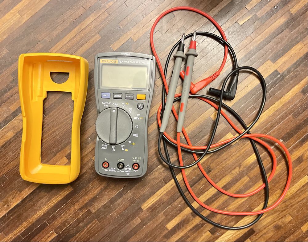 Fluke 117 Multimetr cyfrowy Kat. III 600V 20A elektryk mechanik EV