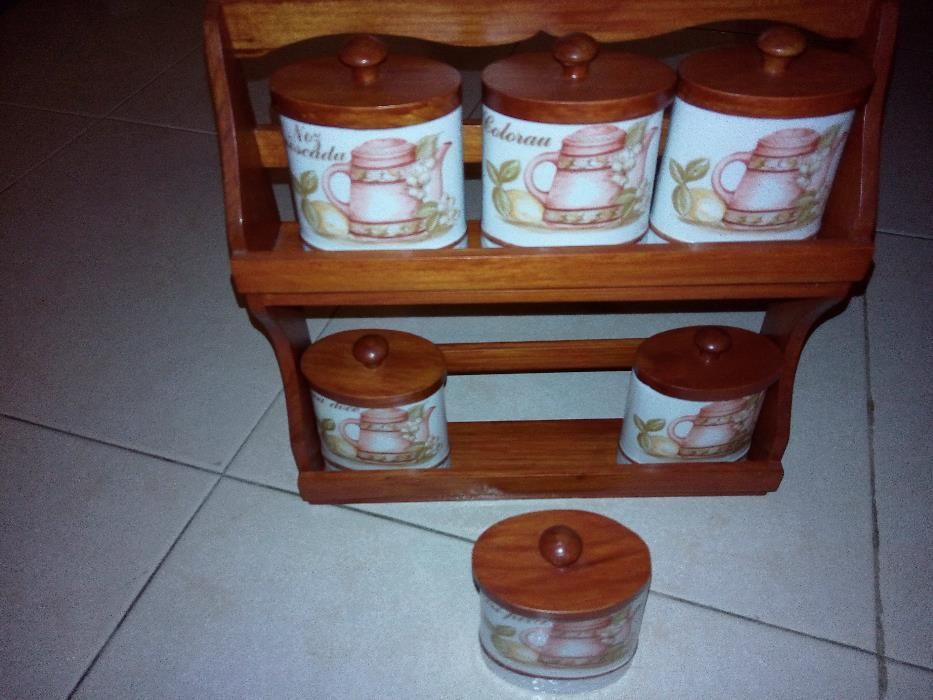 Mini estante de frascos de especiarias em porcelana