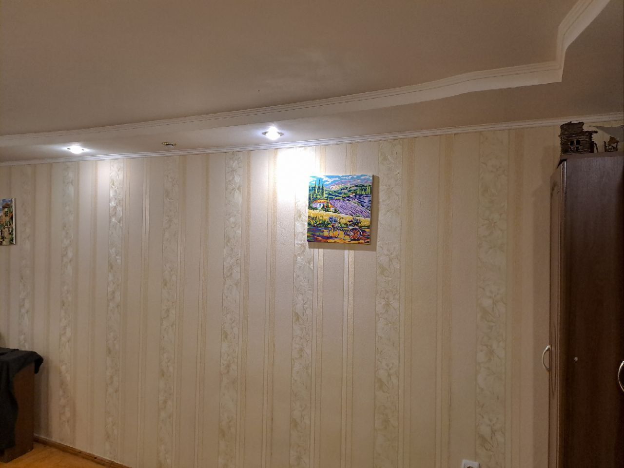 Продаж двох кімнатной біля набережній.