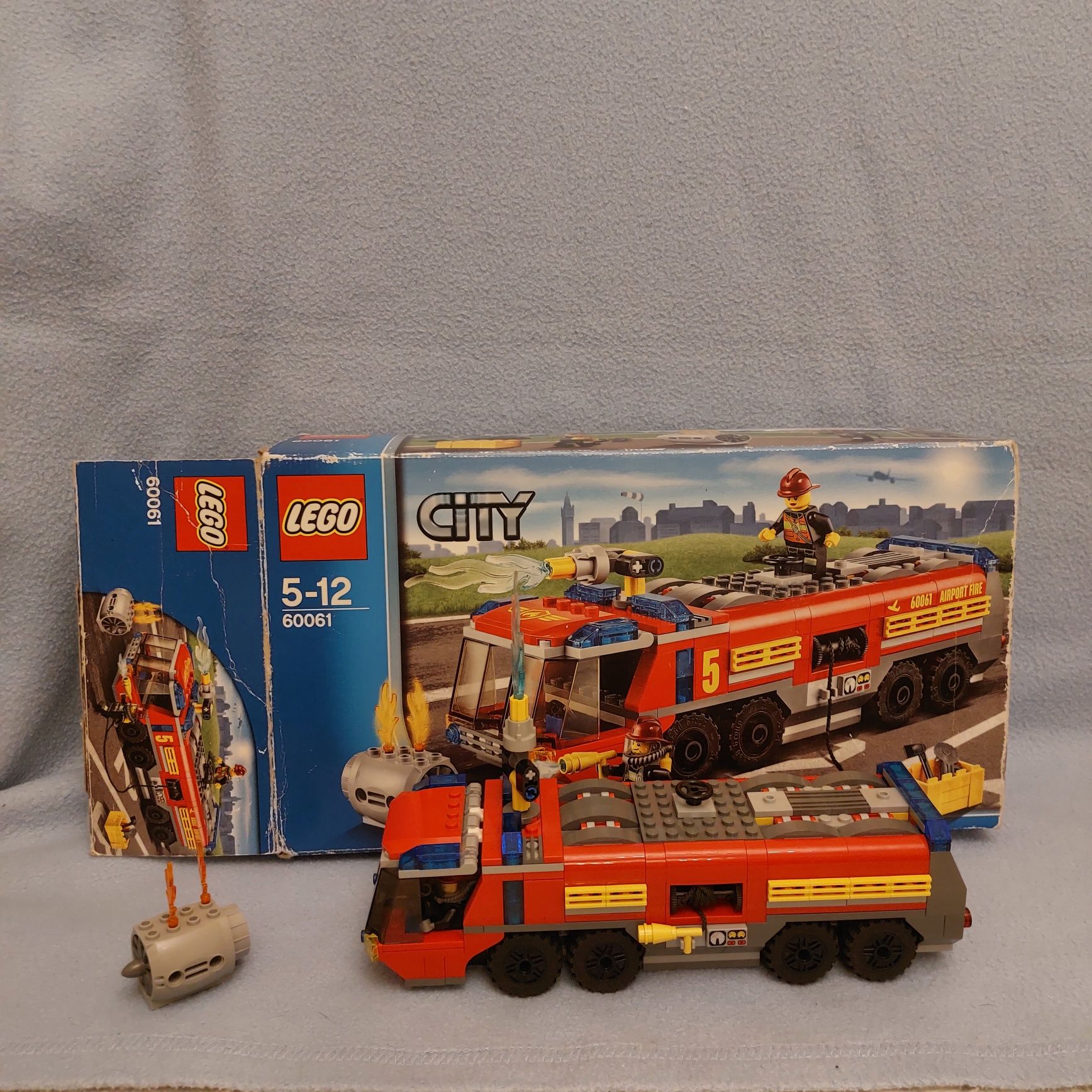 Lego City 60061 Lotniskowy wóz strażacki z 2014 r.