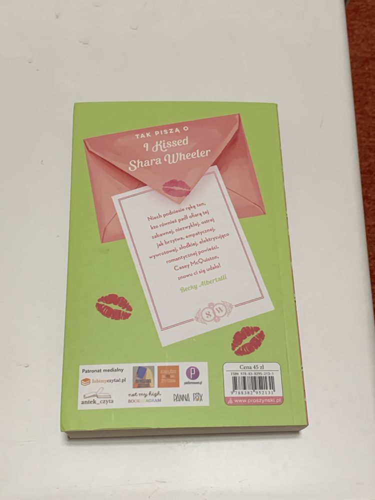 "I Kissed Shara Wheeler" książka Casey McQuinston