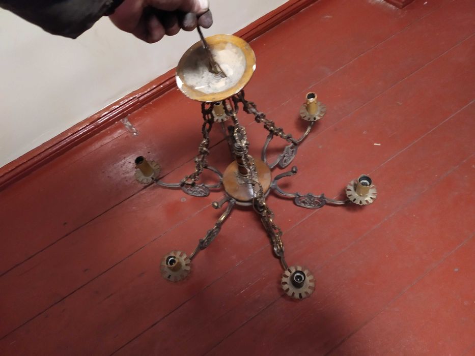 Stary mosiężny żyrandol 6 ramienny