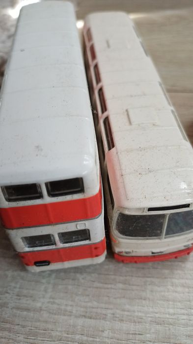 Autobus trolejbus ikarus zabawka 4 sztuki kolekcja