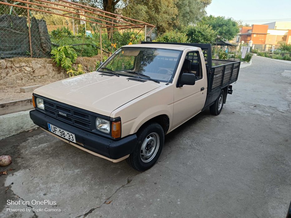 Vendo Nissan D 21 com direção assistida caixa em muito bom estado