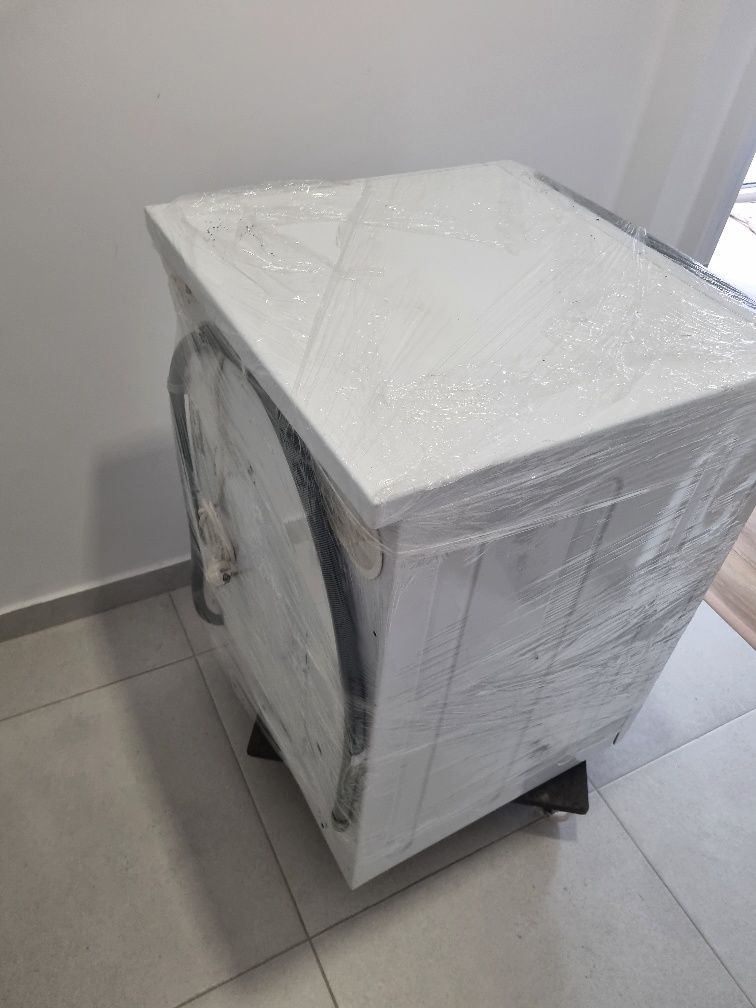 Maquina de lavar e secar roupa