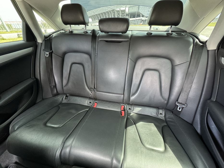 Продам Ауді А4 Б8 quattro 2012 року