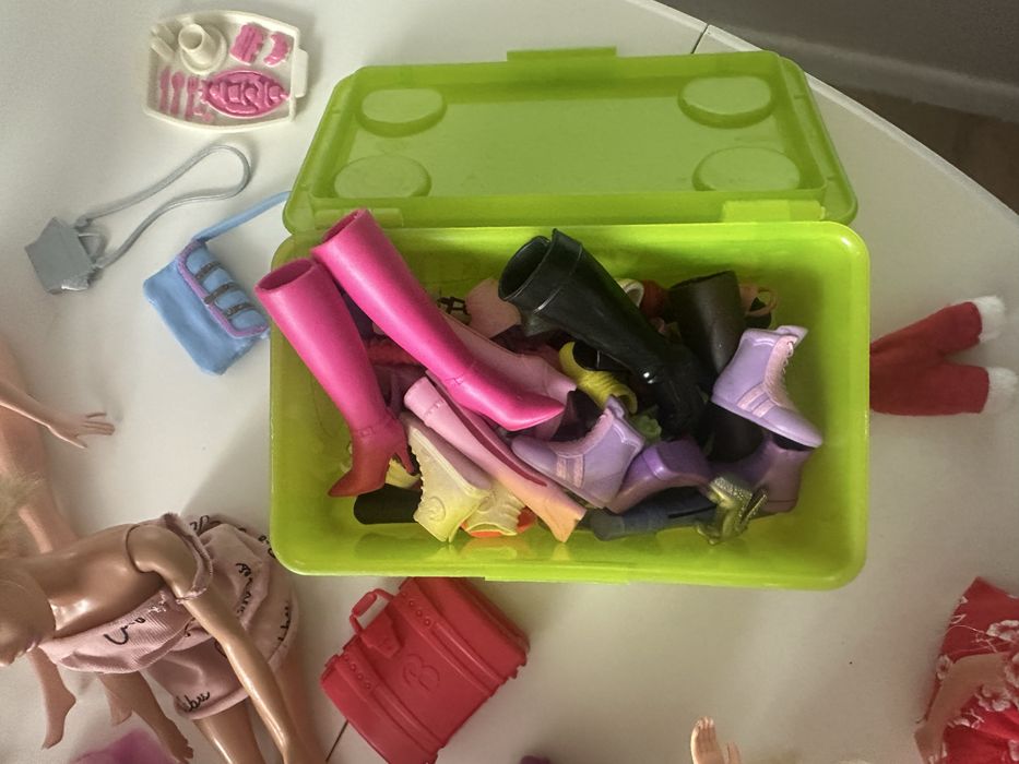 Zestaw Barbie – Kamper DreamCamper + ponad 30 lalek + akcesoria!