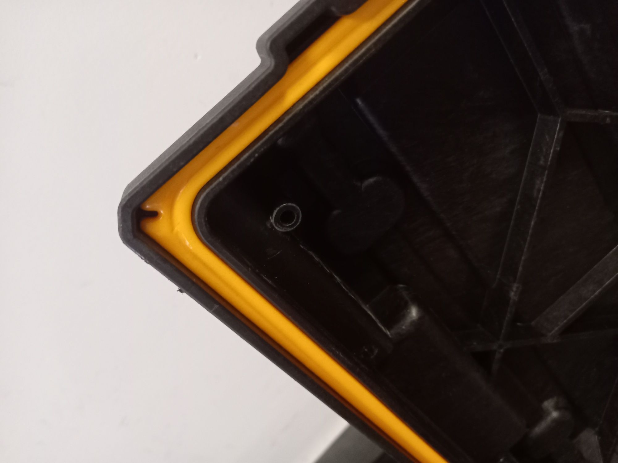Walizka DeWalt toughsystem