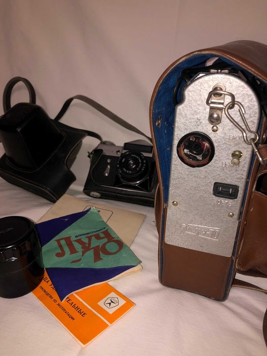 Фотоапарат "Зенит-Е"/Industar-50-2 та спалах "Луч-70"