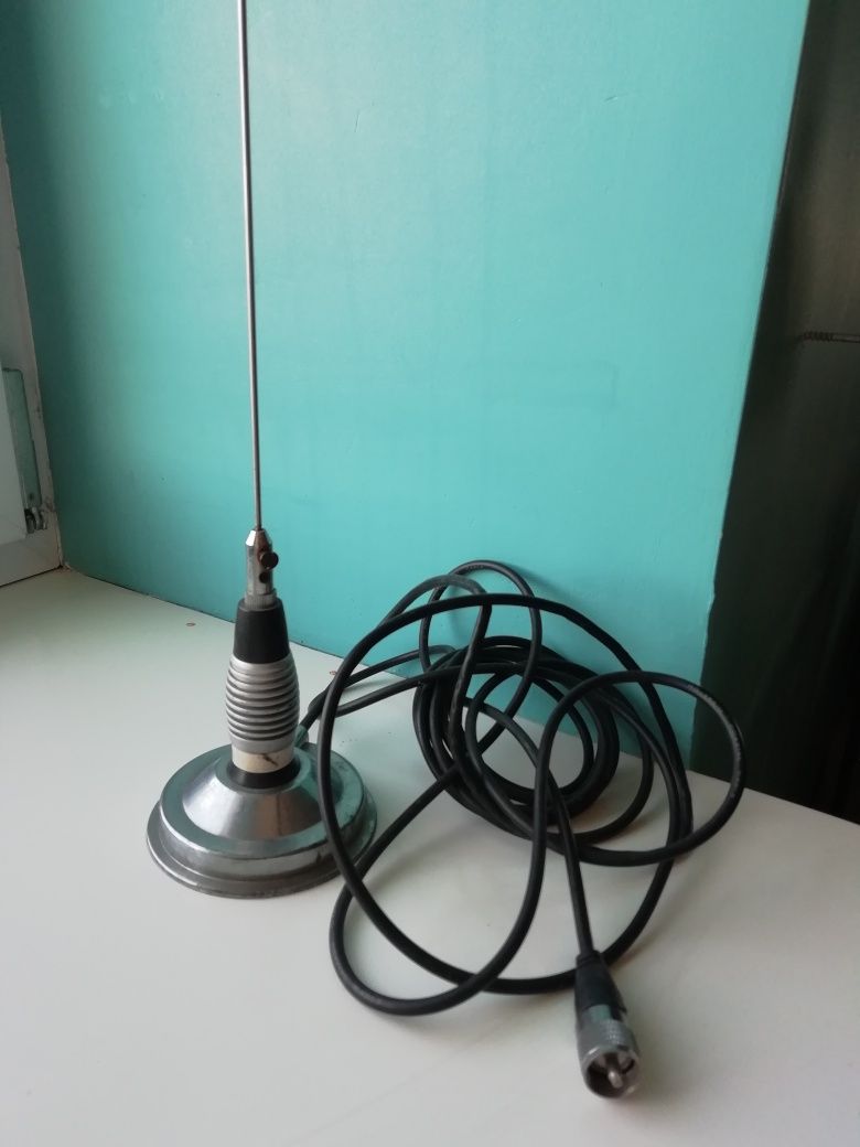 CB radio TTI model TCB-770 + antena gratis