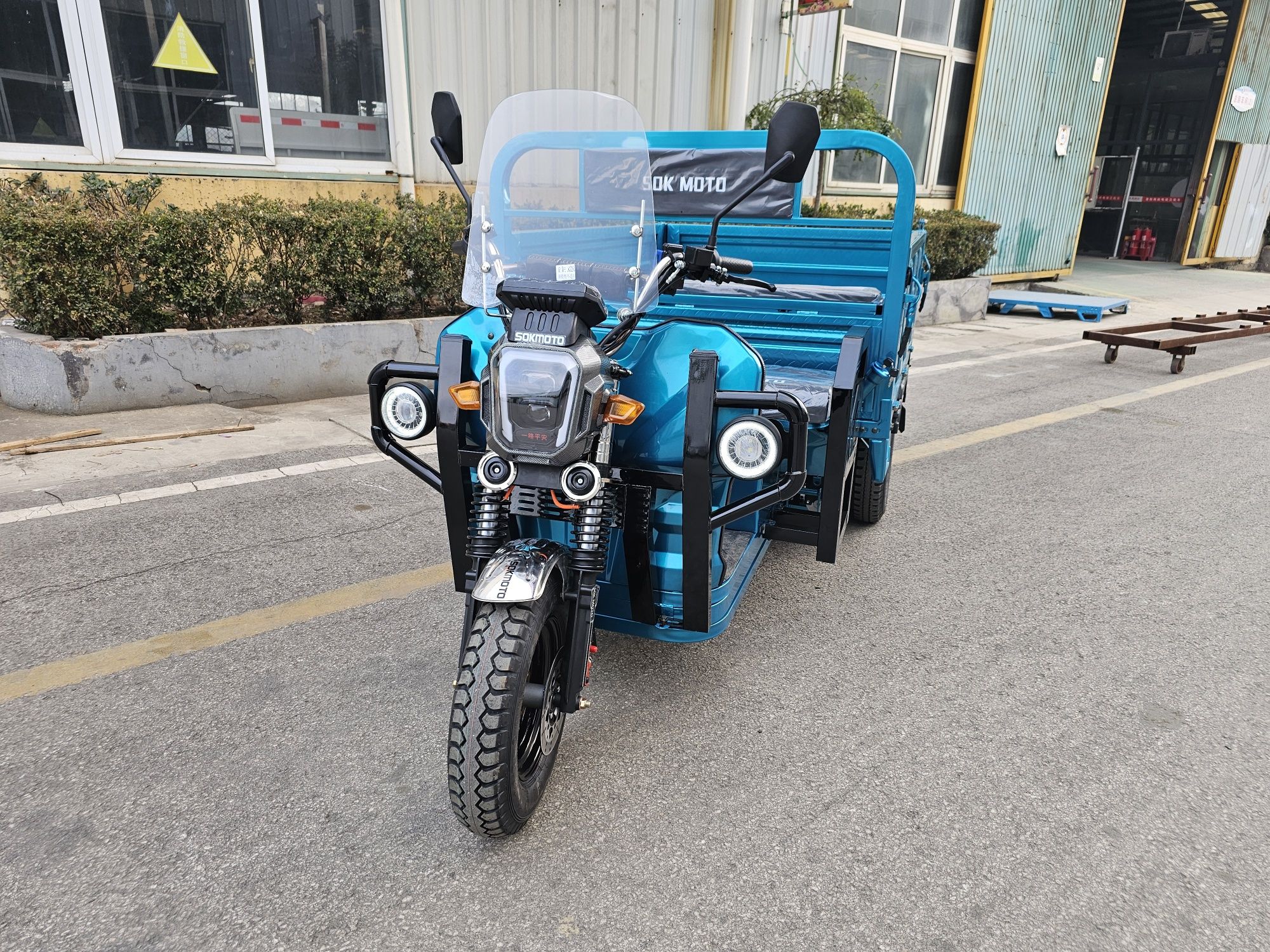 Трицикл ГІБРИДНИЙ 500км запас ходу. SokMoto CARGO