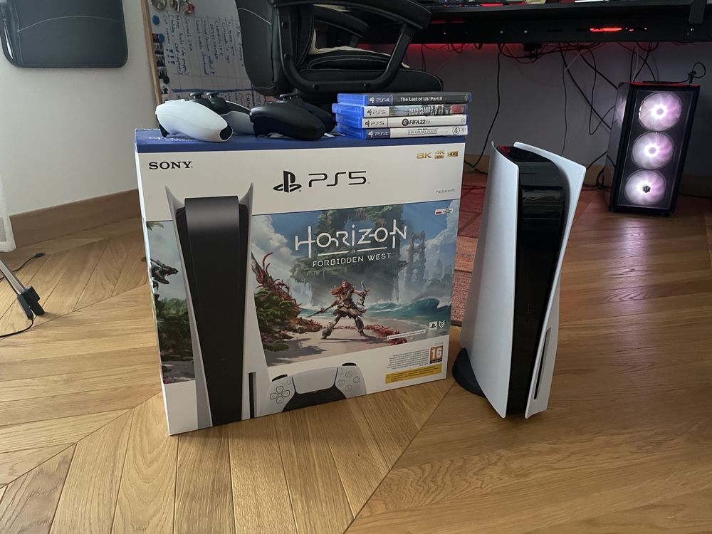 PLAYSTATION 5 Napęd + 1TB pamieci + 2 Pady + 4 Gry na płyte