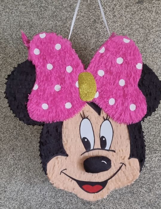 Vendo pinhatas personalizadas  para tua festa desde  15€ para tudo tip