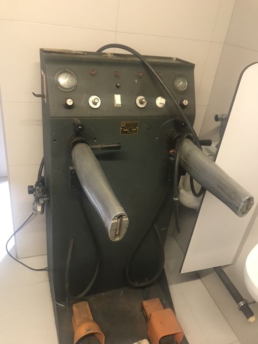 Maquina de Alargar canos botas