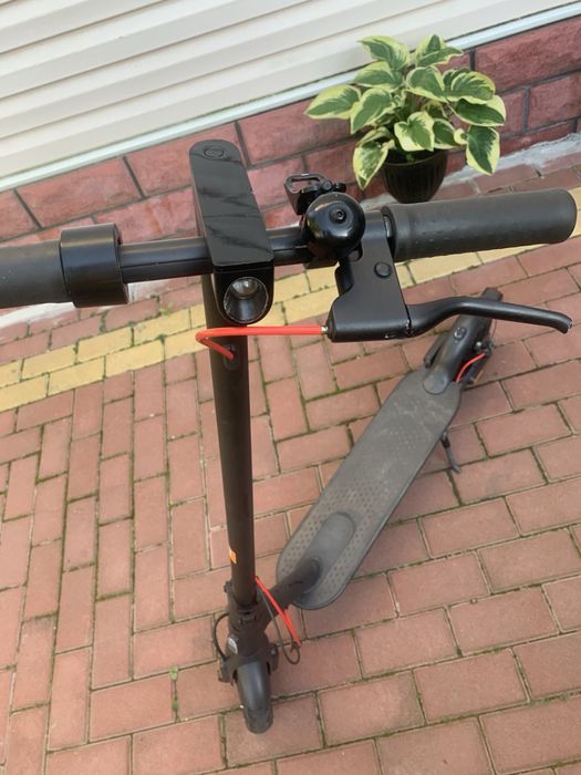 Продам електросамокат оригінальний xiaomi mi pro 2 black