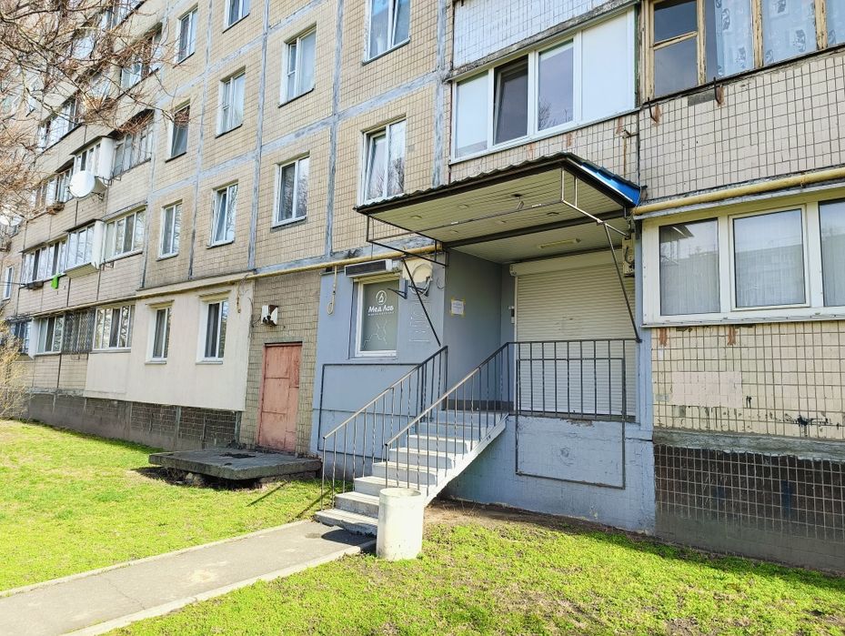 Без-%.  Приміщення (30м.кв) ул.Симиренко 5, Борщагівка