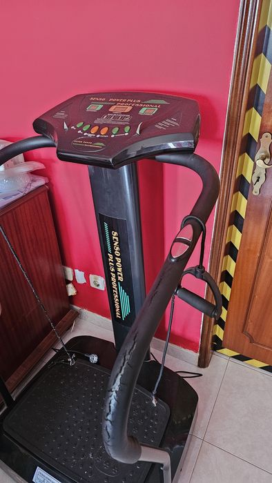 Vende-se plataforma vibratória