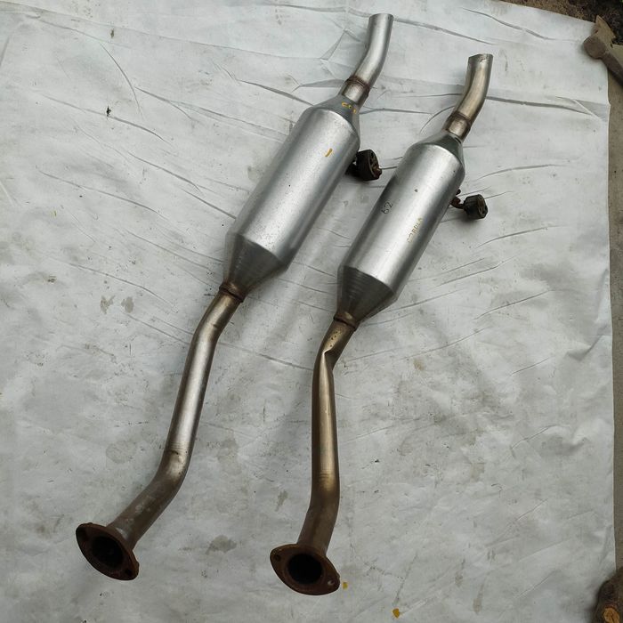 27 тис.км глушитель бочка Toyota Corolla 150 задня частина глушника