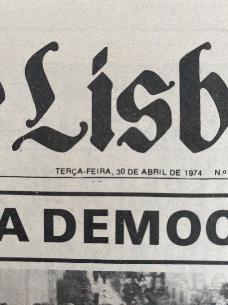 Jornal sobre 25 Abril 1974