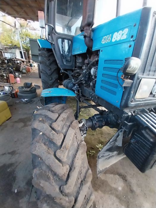 МТЗ-892 трактор     .