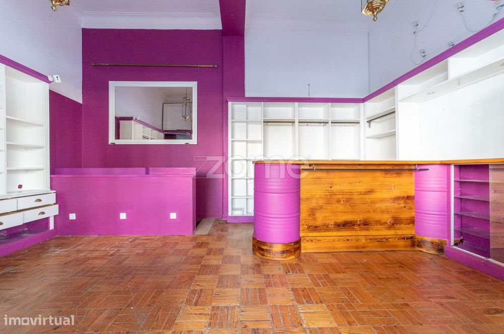 Loja para arrendar em Campo de Ourique – 72m² (Rua Francisco Metras...