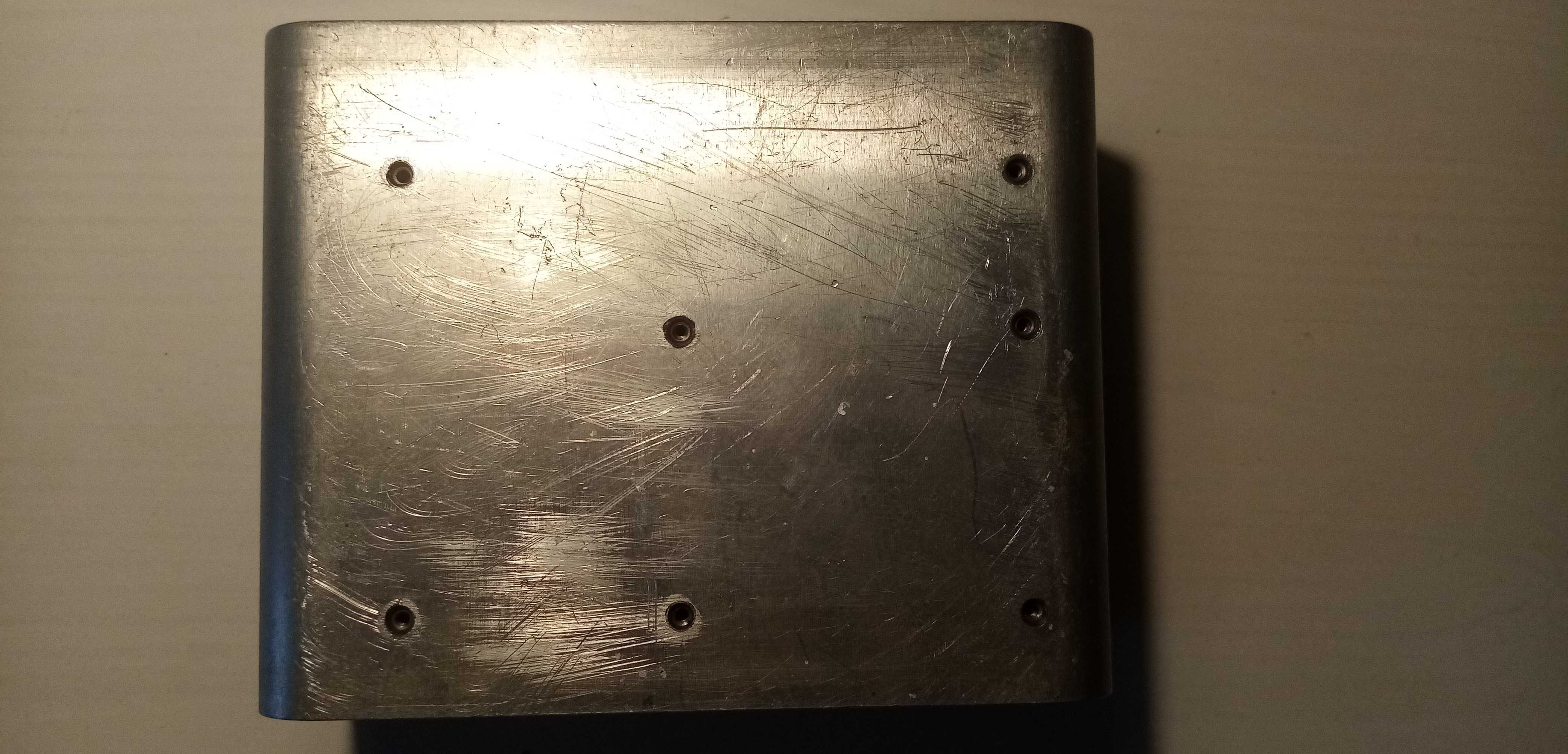 Puszka skrzynka aluminiowa do montażu np zasilacza