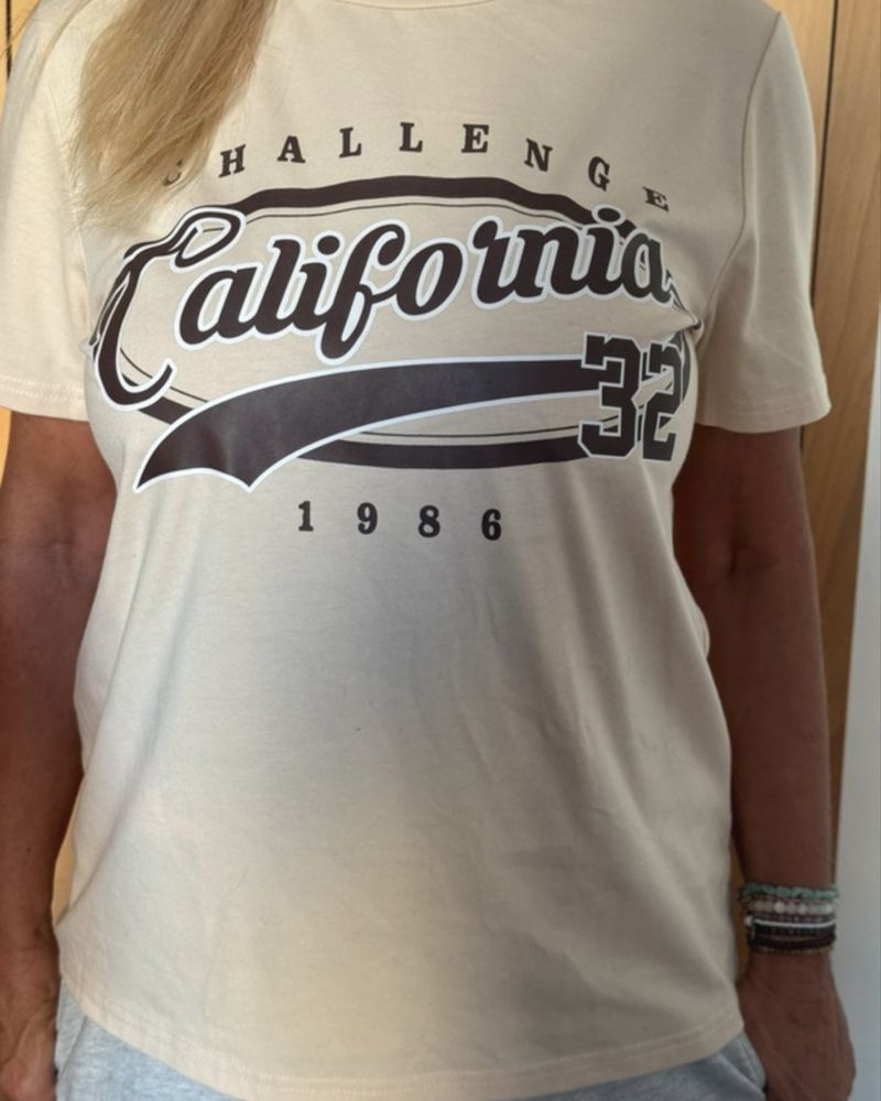 T-Shirt com estampa bege da SHEIN